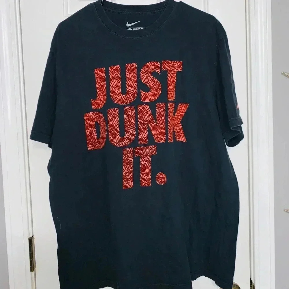🧾 Nike T-Shirt